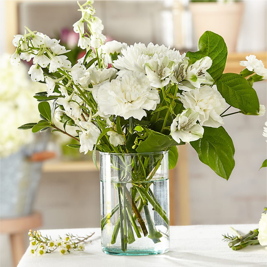 Classic Ivory – A Florist Original – EUGENE'S FLOWER HOME, Springfield OR