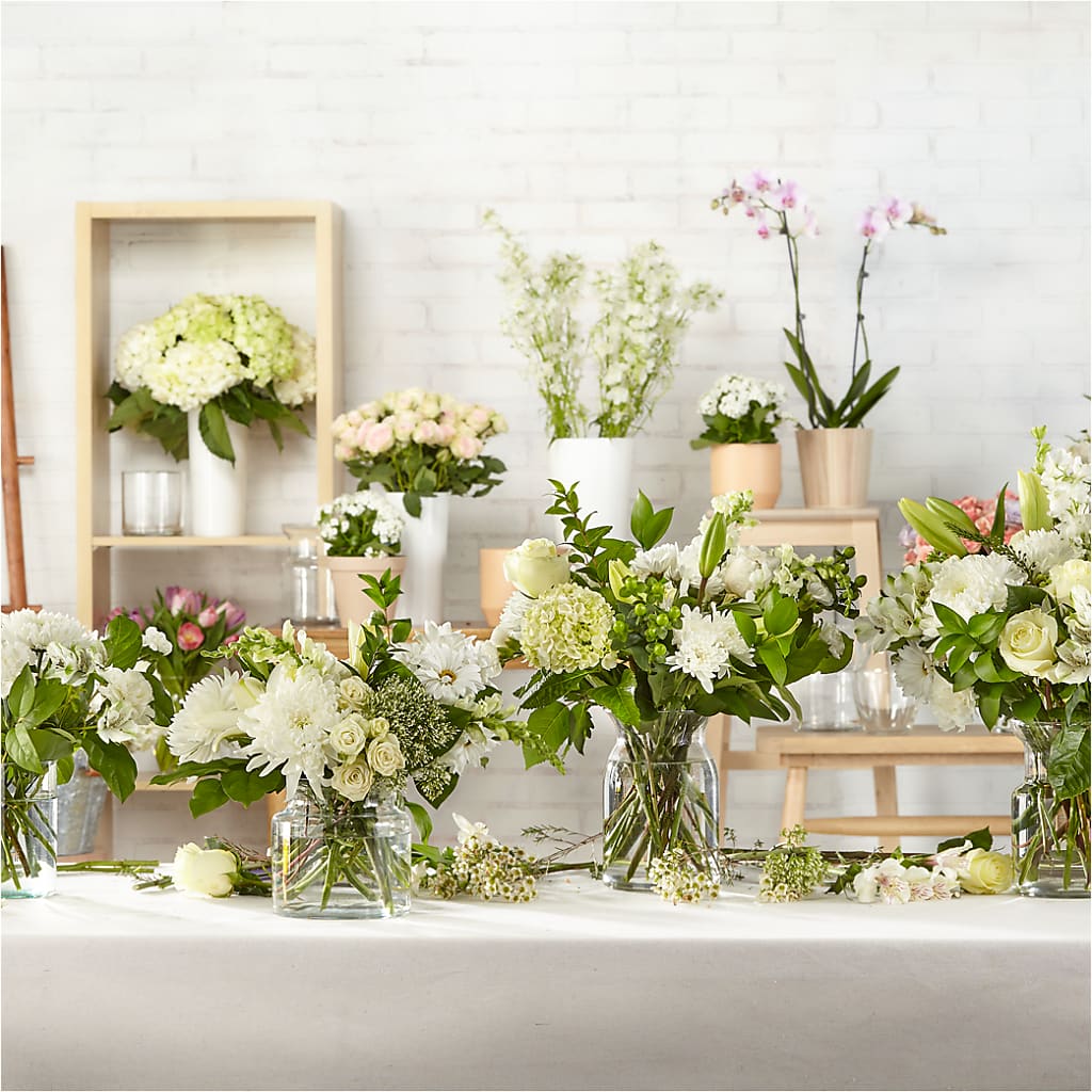 Classic Ivory – A Florist Original – EUGENE'S FLOWER HOME, Springfield OR
