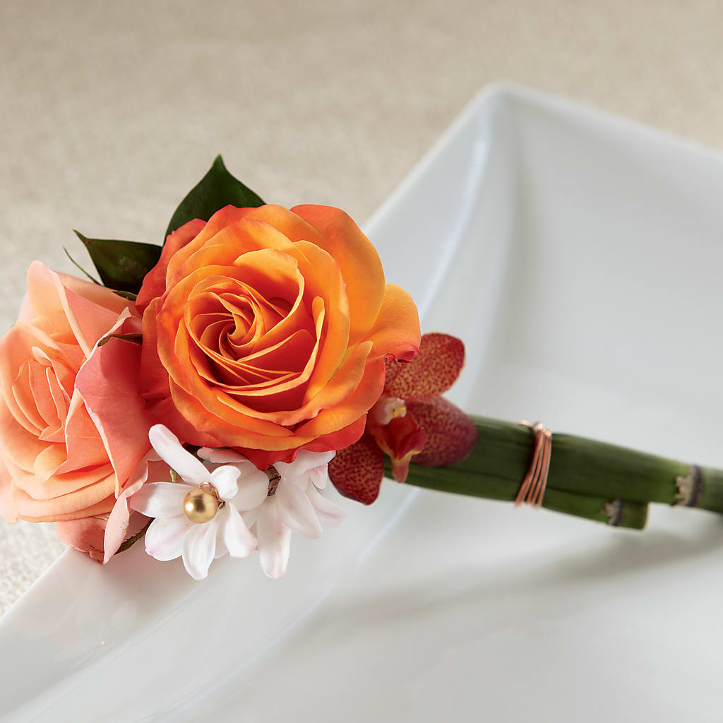Sunset Dream Boutonniere – EUGENE'S FLOWER HOME, Springfield OR