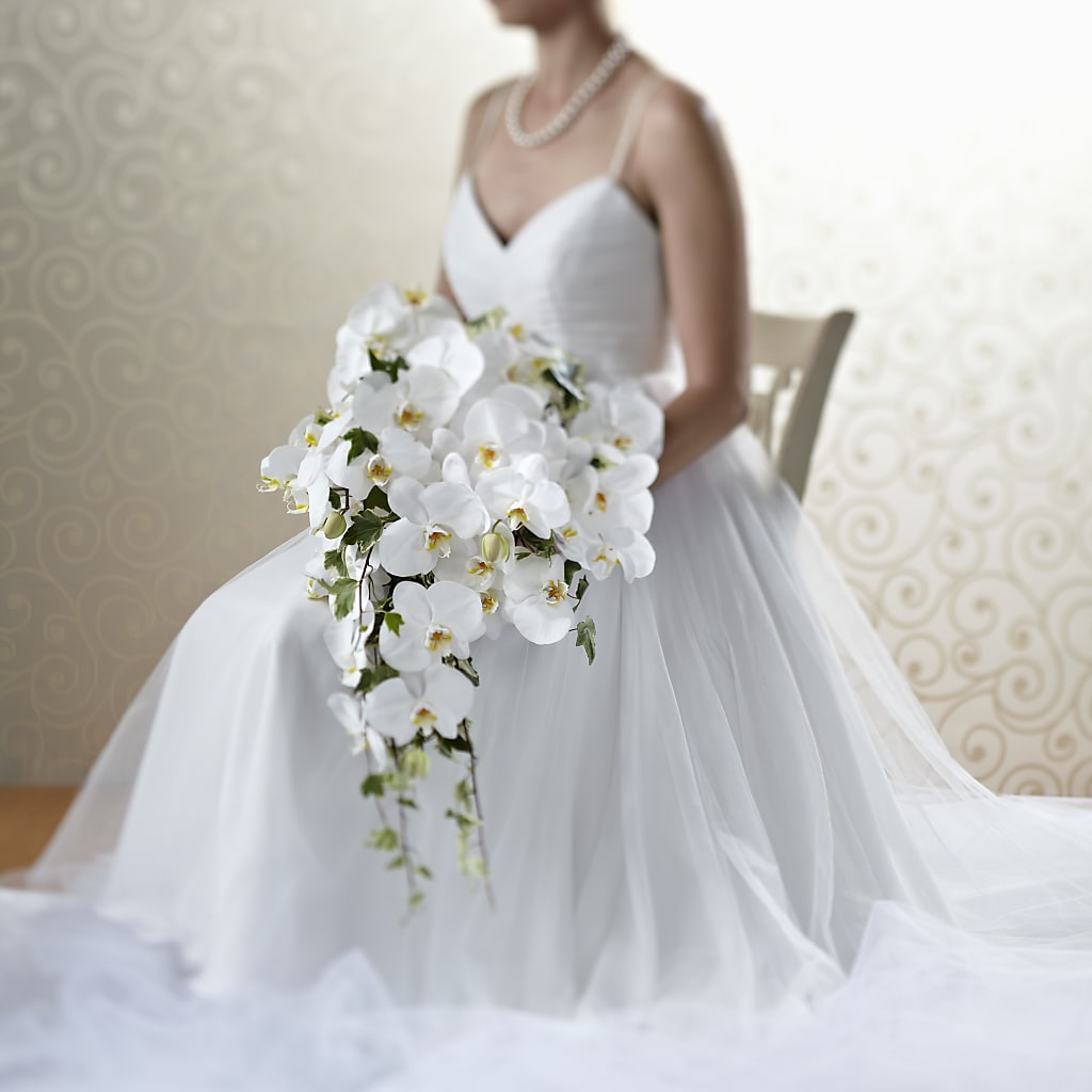 Classic White Bouquet – EUGENE'S FLOWER HOME, Springfield OR