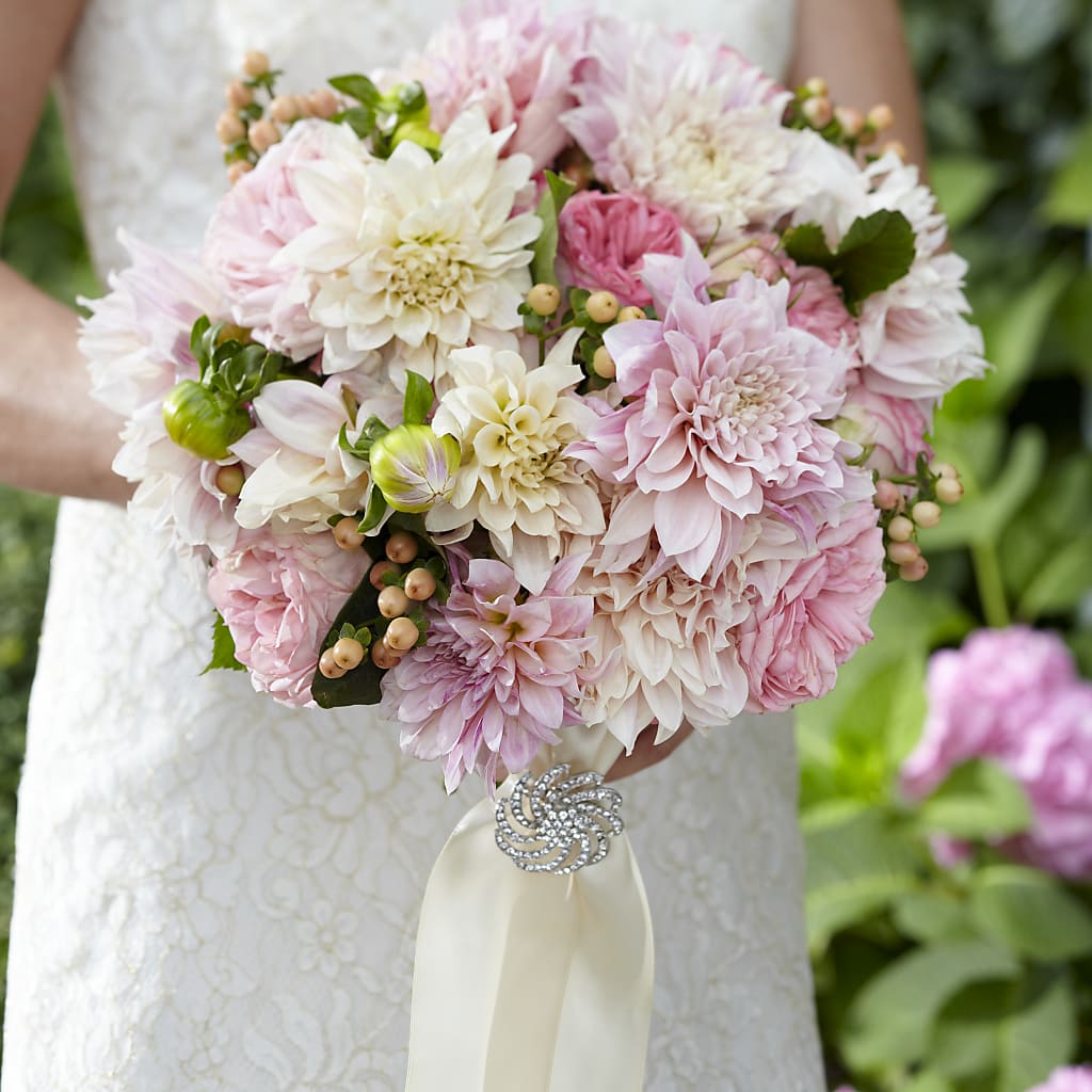 Heart's Promise Bouquet – EUGENE'S FLOWER HOME, Springfield OR