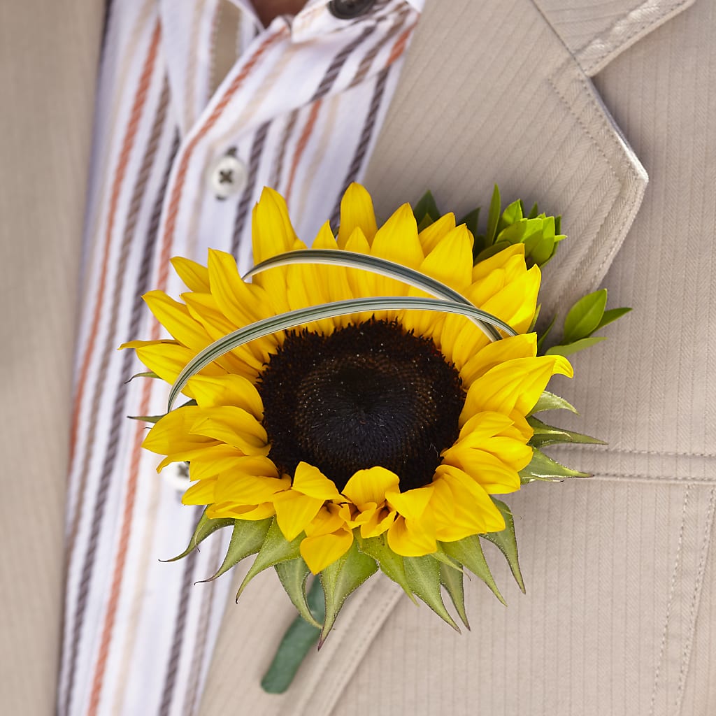 Free Spirit Boutonniere – EUGENE'S FLOWER HOME, Springfield OR