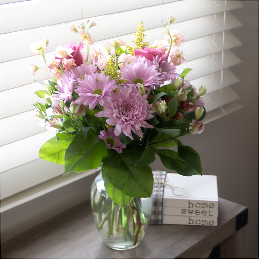 Pastel Tradition - A Florist Original – EUGENE'S FLOWER HOME, Springfield OR