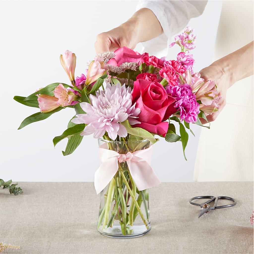 Pink Ribbon - A Florist Original – EUGENE'S FLOWER HOME, Springfield OR