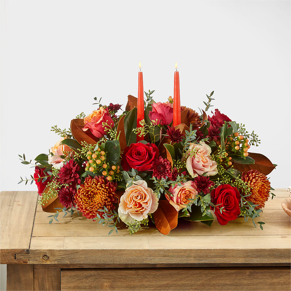 Gather Near Centerpiece – EUGENE'S FLOWER HOME, Springfield OR